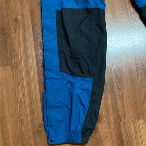 Mountain Equipment Co-op full zip windbreaker pant - Picture 15 of 15